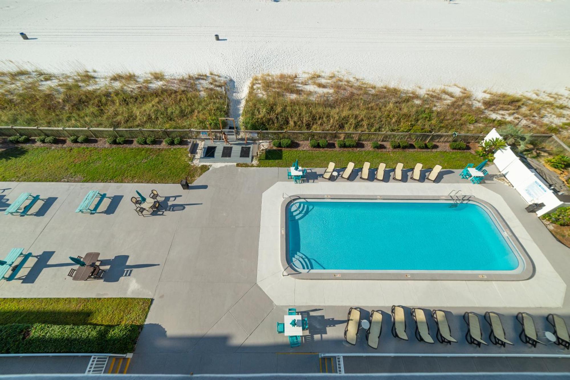 Mariner West 605 'flip Flops & Sunsets' Holiday home *