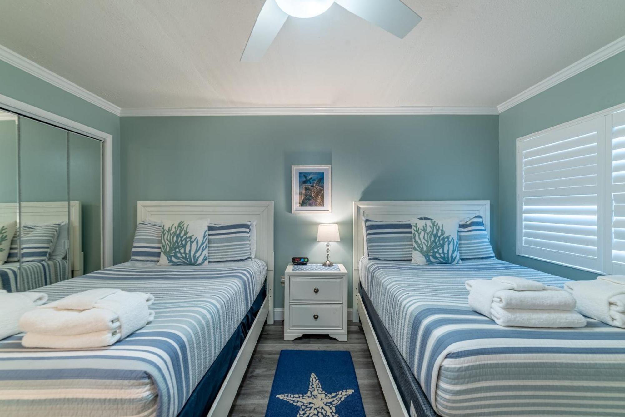 Mariner West 605 'flip Flops & Sunsets' Holiday home